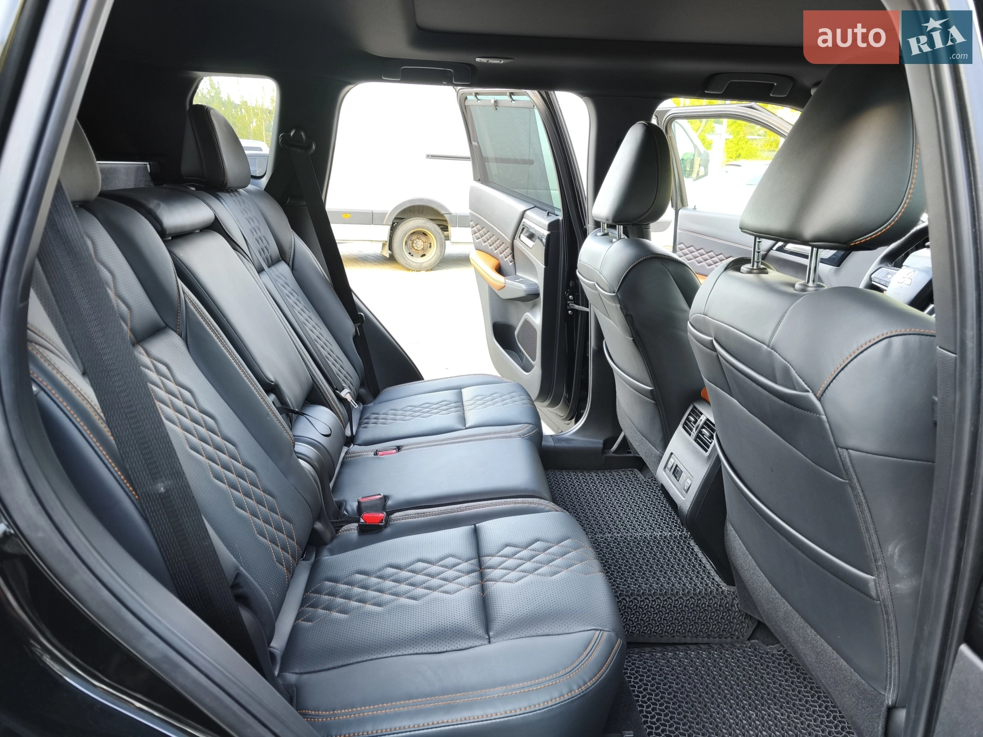 2023 Mitsubishi Outlander - мініатюра 16