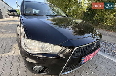 Внедорожник / Кроссовер Mitsubishi Outlander 2010 в 
