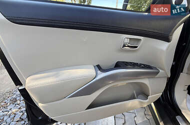 Внедорожник / Кроссовер Mitsubishi Outlander 2010 в 