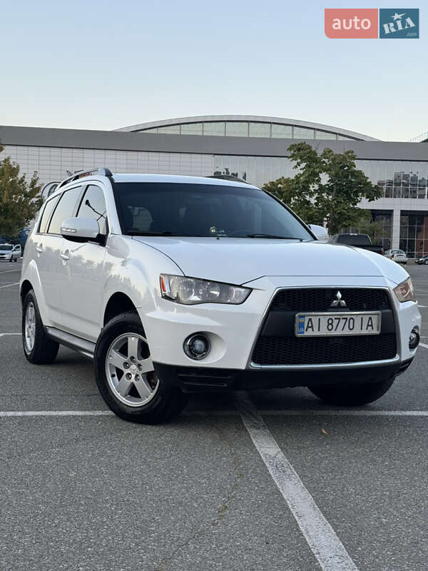 Внедорожник / Кроссовер Mitsubishi Outlander 2011 в Броварах