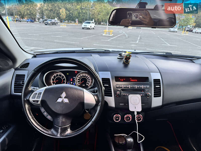 Внедорожник / Кроссовер Mitsubishi Outlander 2011 в Броварах