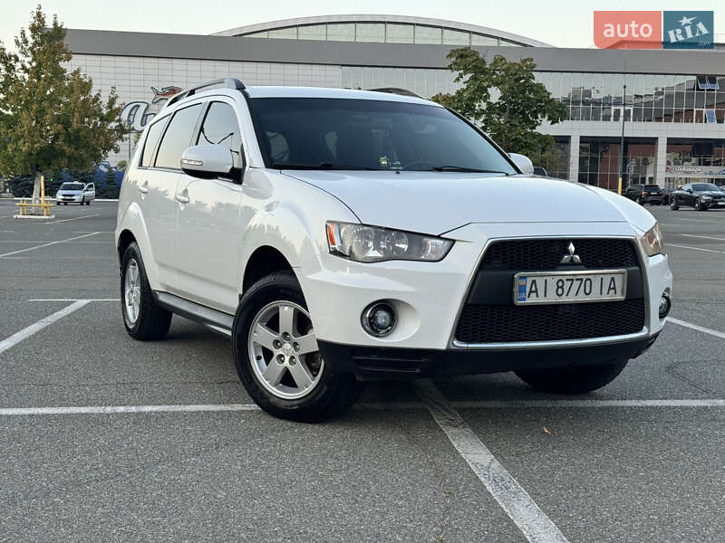 Внедорожник / Кроссовер Mitsubishi Outlander 2011 в Броварах