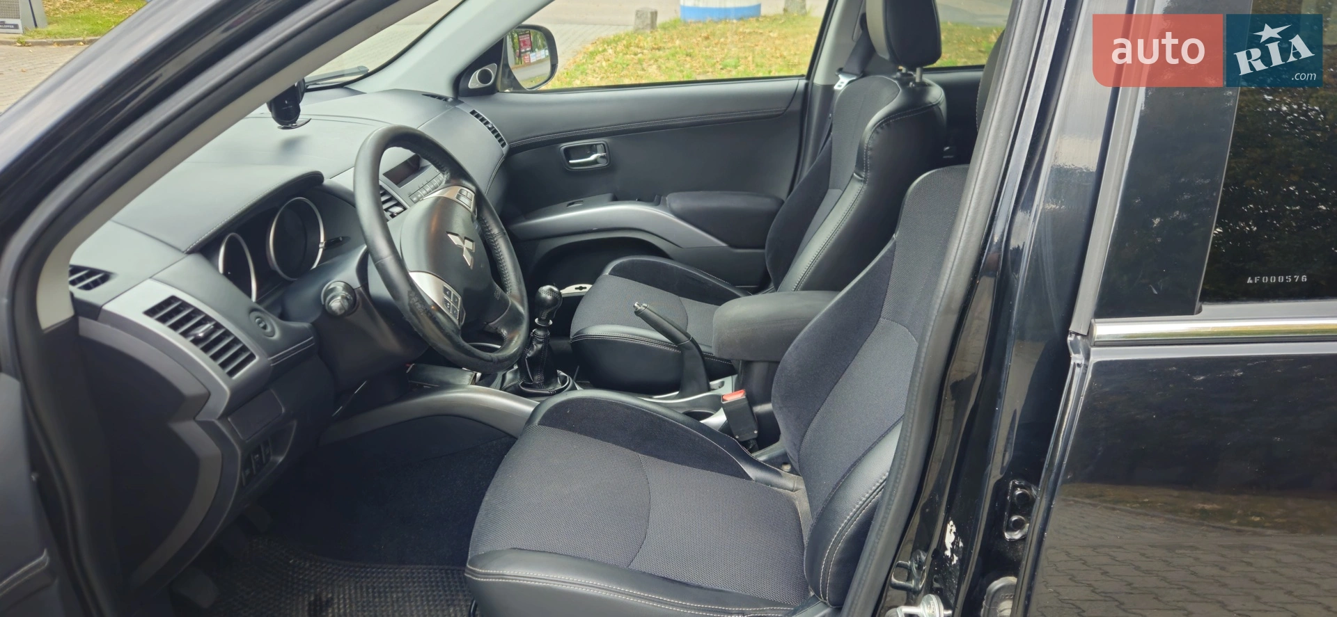 2010 Mitsubishi Outlander - мініатюра 3