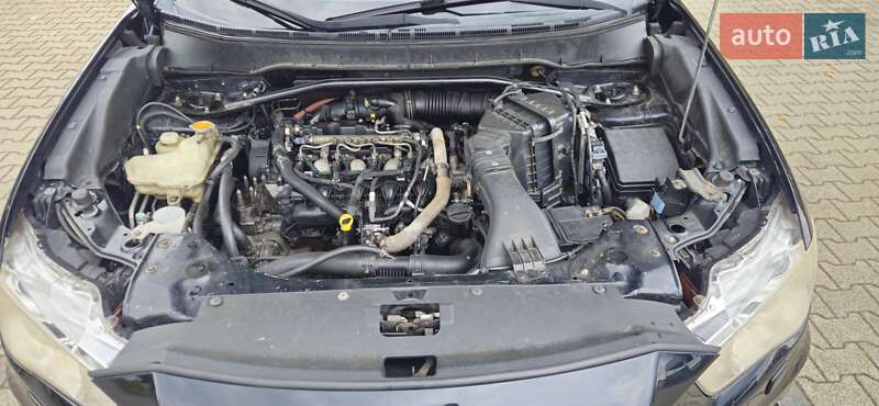 Внедорожник / Кроссовер Mitsubishi Outlander 2010 в Ирпене