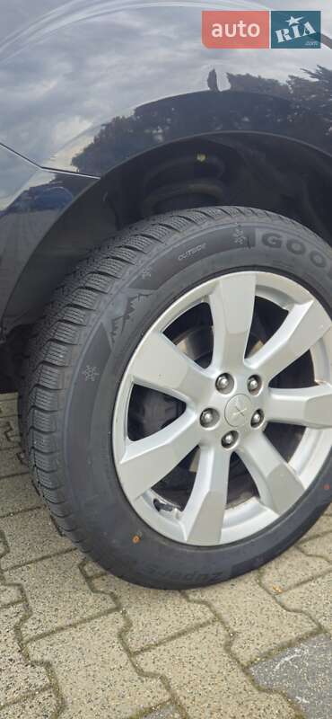 Внедорожник / Кроссовер Mitsubishi Outlander 2010 в Ирпене