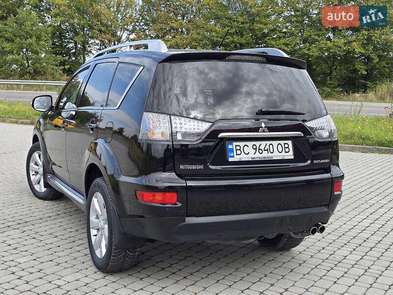 Внедорожник / Кроссовер Mitsubishi Outlander 2010 в Калуше