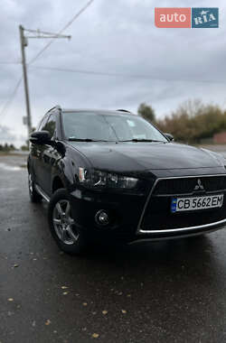 Внедорожник / Кроссовер Mitsubishi Outlander 2010 в Мене