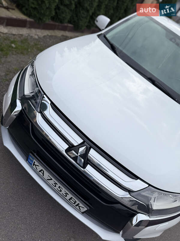 Внедорожник / Кроссовер Mitsubishi Outlander 2016 в Виннице