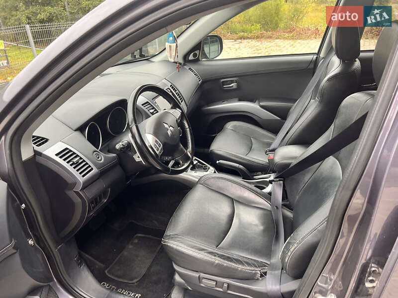 Внедорожник / Кроссовер Mitsubishi Outlander 2012 в Тячеве