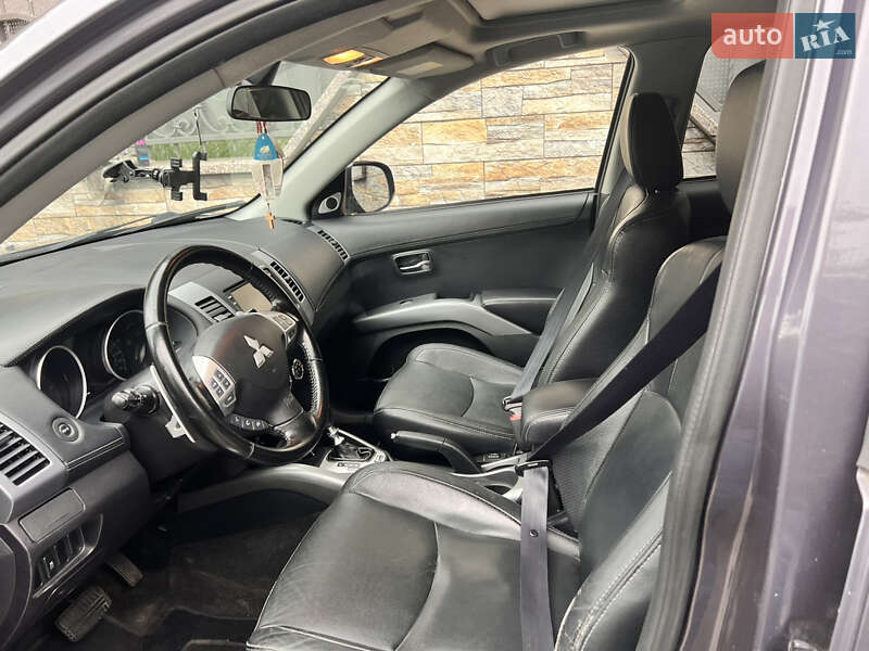 Внедорожник / Кроссовер Mitsubishi Outlander 2012 в Тячеве