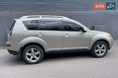 Внедорожник / Кроссовер Mitsubishi Outlander 2007 в 