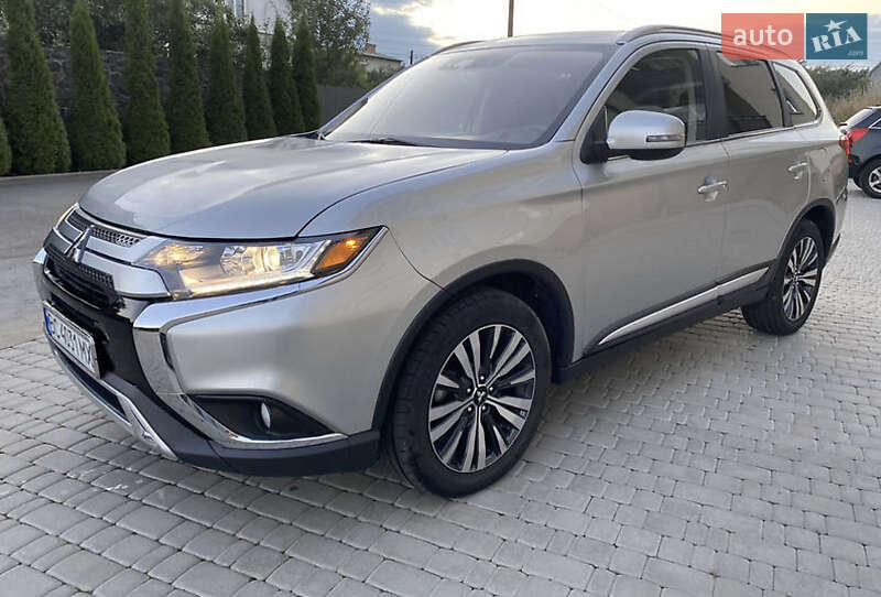 Внедорожник / Кроссовер Mitsubishi Outlander 2020 в Тернополе