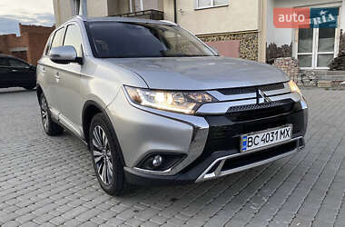 Позашляховик / Кросовер Mitsubishi Outlander 2020 в Тернополі
