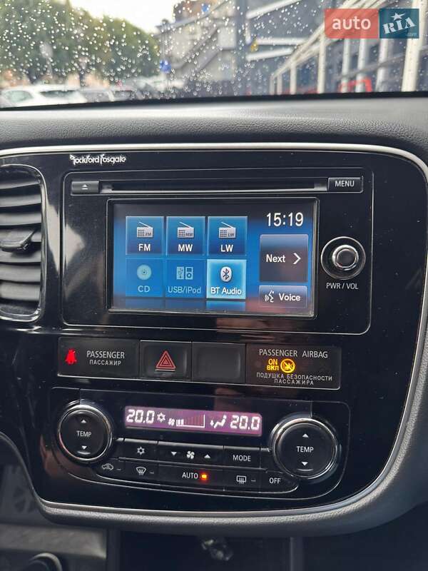 Позашляховик / Кросовер Mitsubishi Outlander 2013 в Чернівцях