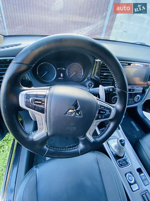 Позашляховик / Кросовер Mitsubishi Outlander 2019 в Обухові