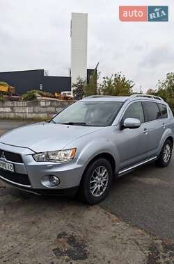 Внедорожник / Кроссовер Mitsubishi Outlander 2010 в Киеве