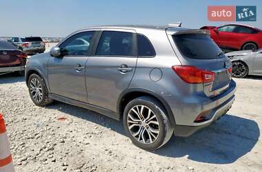 Внедорожник / Кроссовер Mitsubishi Outlander 2018 в 