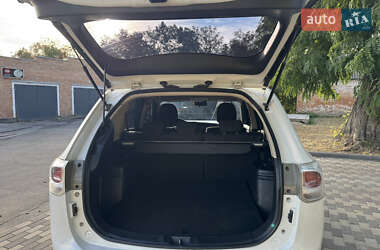 Внедорожник / Кроссовер Mitsubishi Outlander 2013 в 