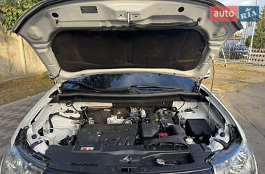 Внедорожник / Кроссовер Mitsubishi Outlander 2013 в 