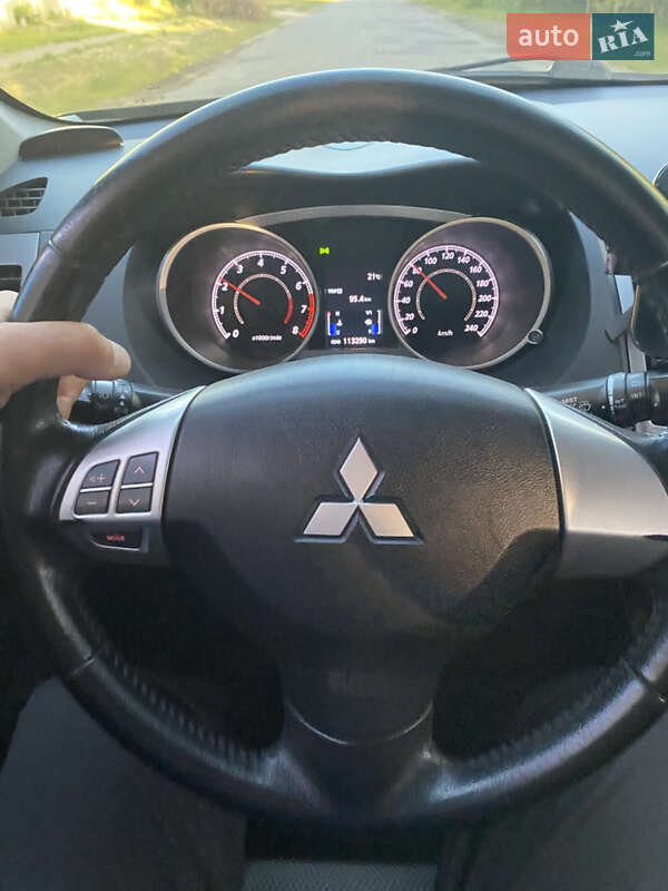 Внедорожник / Кроссовер Mitsubishi Outlander 2012 в Кременчуге