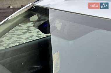 Внедорожник / Кроссовер Mitsubishi Outlander 2012 в 