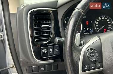 Внедорожник / Кроссовер Mitsubishi Outlander 2012 в 