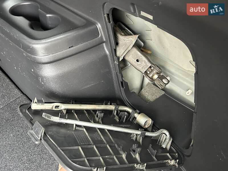 Внедорожник / Кроссовер Mitsubishi Outlander 2012 в Ровно