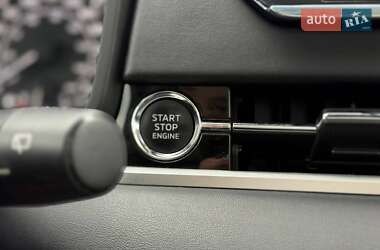 Внедорожник / Кроссовер Mitsubishi Outlander 2022 в 