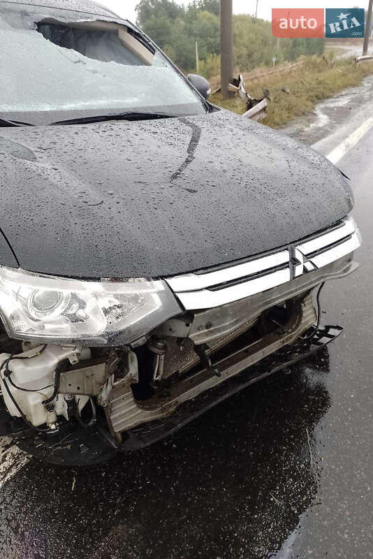Внедорожник / Кроссовер Mitsubishi Outlander 2014 в Новоархангельске