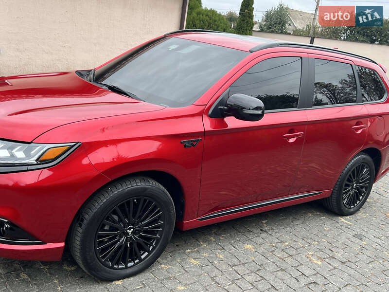 Внедорожник / Кроссовер Mitsubishi Outlander 2021 в Днепре