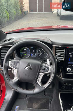 Внедорожник / Кроссовер Mitsubishi Outlander 2021 в 