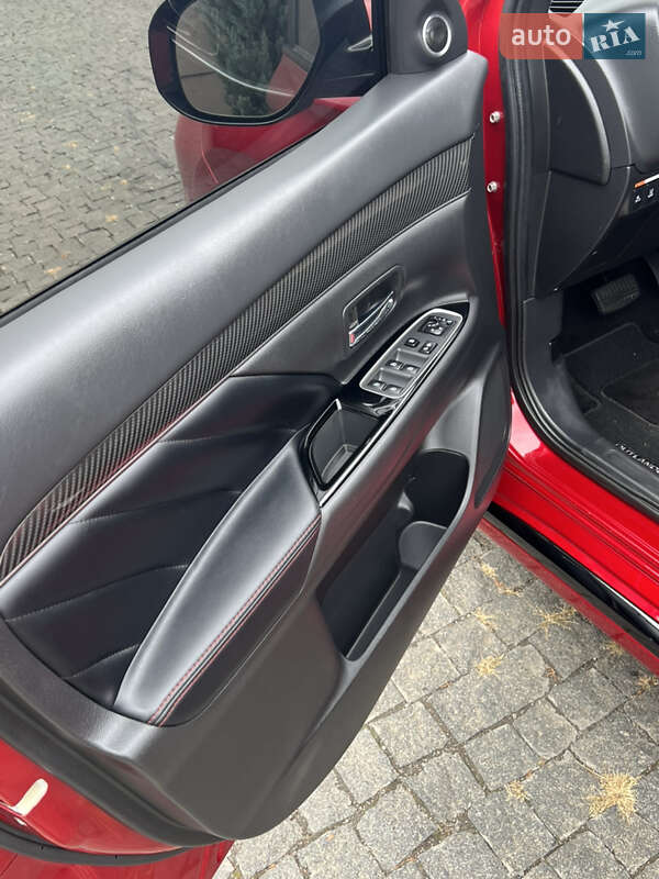 Внедорожник / Кроссовер Mitsubishi Outlander 2021 в Днепре