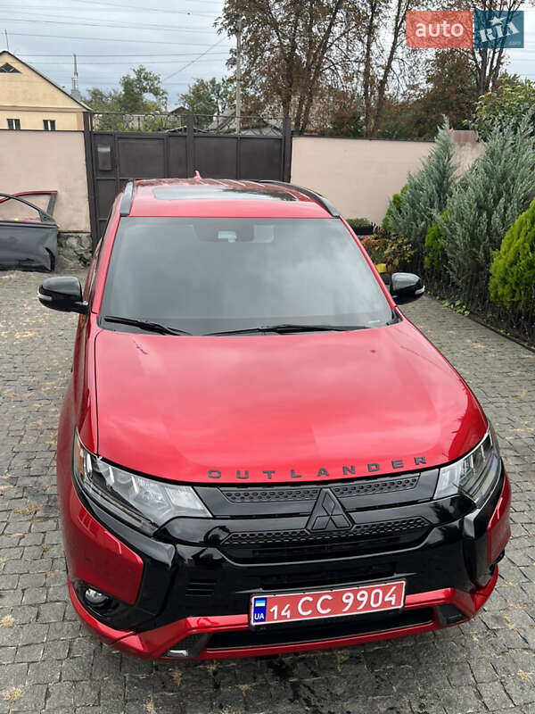 Внедорожник / Кроссовер Mitsubishi Outlander 2021 в Днепре