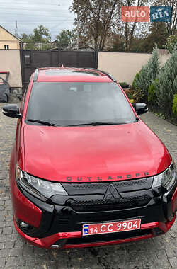 Внедорожник / Кроссовер Mitsubishi Outlander 2021 в 