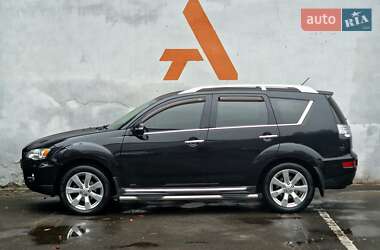 Внедорожник / Кроссовер Mitsubishi Outlander 2010 в 