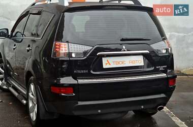 Внедорожник / Кроссовер Mitsubishi Outlander 2010 в 