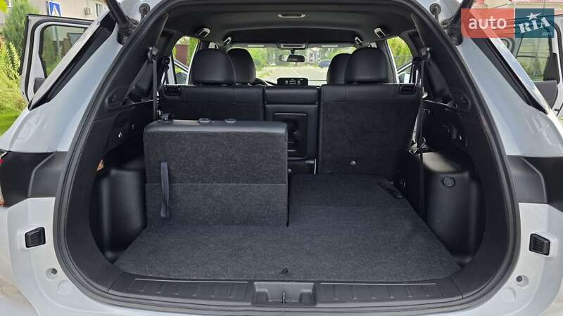 Внедорожник / Кроссовер Mitsubishi Outlander 2022 в Киеве