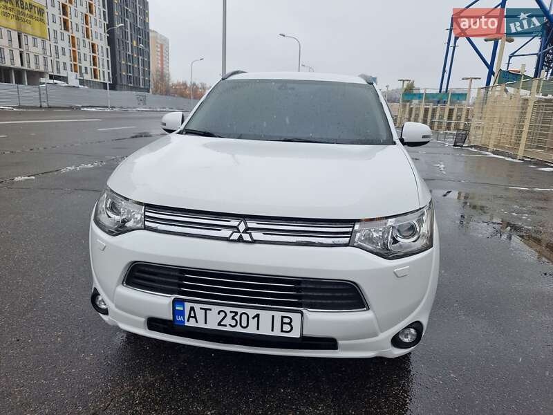 Внедорожник / Кроссовер Mitsubishi Outlander 2014 в Харькове фото 7 Внедорожник / Кроссовер Mitsubishi Outlander 2014 в Харькове