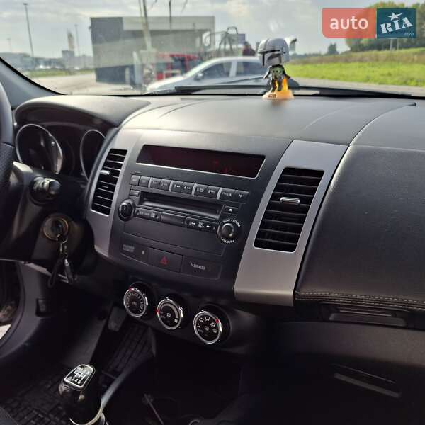 Позашляховик / Кросовер Mitsubishi Outlander 2011 в Львові фото 3 Позашляховик / Кросовер Mitsubishi Outlander 2011 в Львові