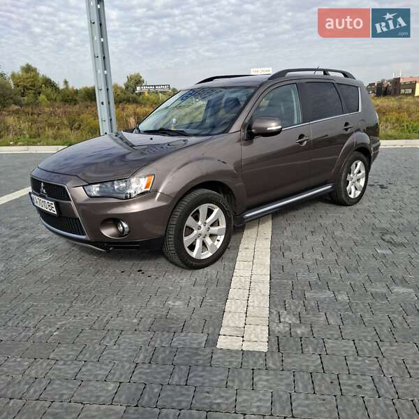 Позашляховик / Кросовер Mitsubishi Outlander 2011 в Львові фото 8 Позашляховик / Кросовер Mitsubishi Outlander 2011 в Львові
