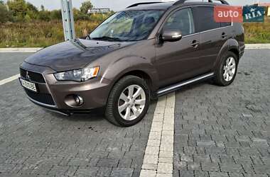 Внедорожник / Кроссовер Mitsubishi Outlander 2011 в 