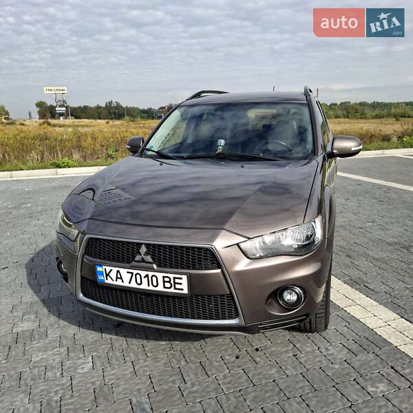 Позашляховик / Кросовер Mitsubishi Outlander 2011 в Львові фото 16 Позашляховик / Кросовер Mitsubishi Outlander 2011 в Львові