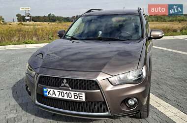 Внедорожник / Кроссовер Mitsubishi Outlander 2011 в 