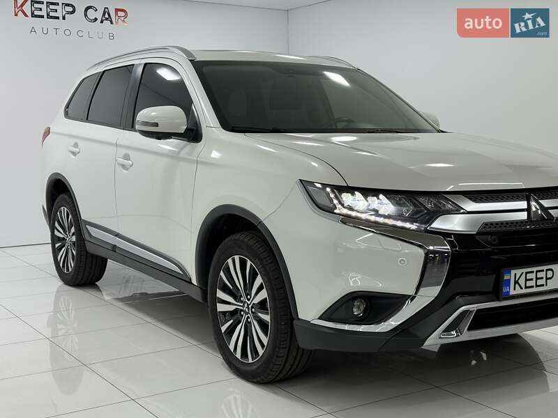 Внедорожник / Кроссовер Mitsubishi Outlander 2018 в Одессе
