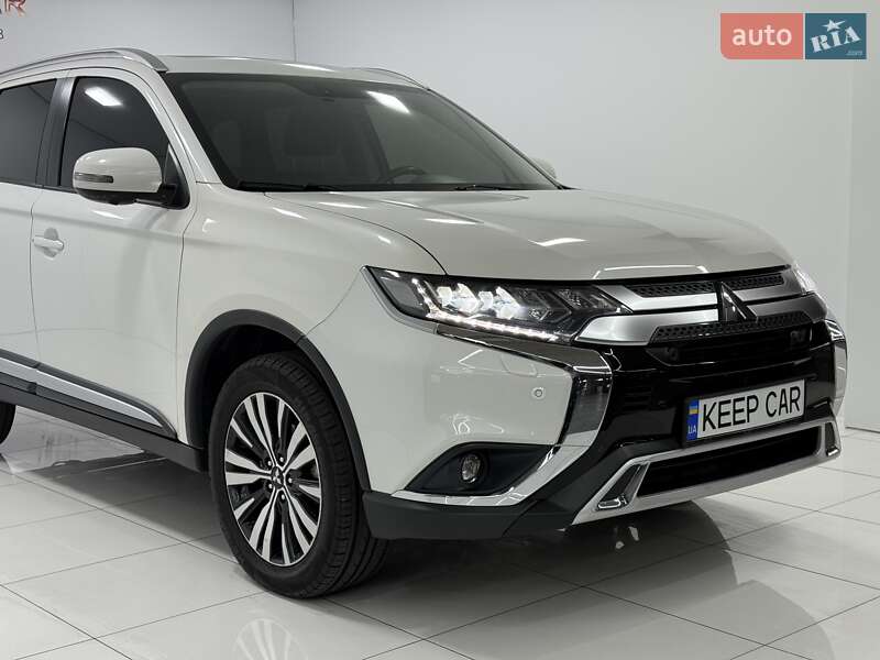 Внедорожник / Кроссовер Mitsubishi Outlander 2018 в Одессе
