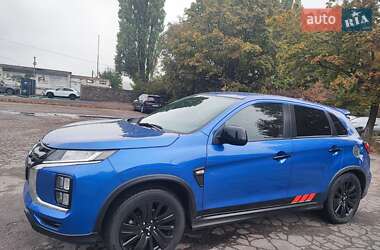 Внедорожник / Кроссовер Mitsubishi Outlander 2020 в Киеве