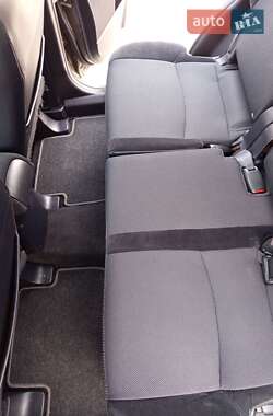 Внедорожник / Кроссовер Mitsubishi Outlander 2011 в 