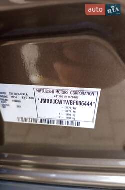 Внедорожник / Кроссовер Mitsubishi Outlander 2011 в 