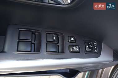 Внедорожник / Кроссовер Mitsubishi Outlander 2011 в 