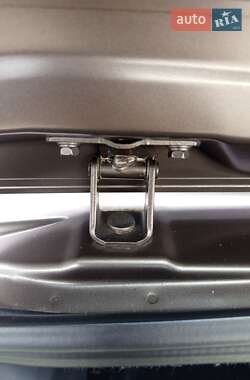 Внедорожник / Кроссовер Mitsubishi Outlander 2011 в 